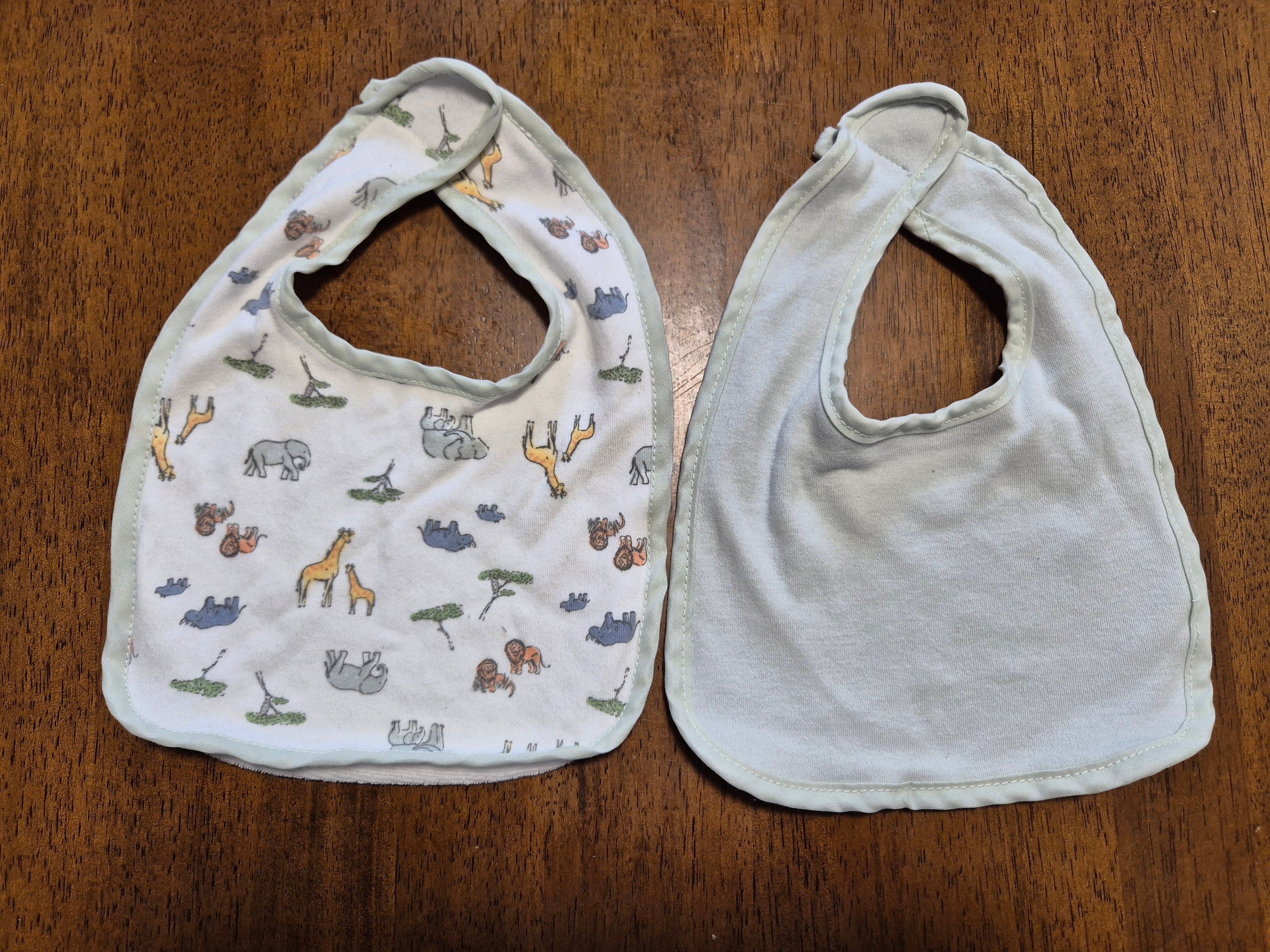 Be'be'- Bibs (2)