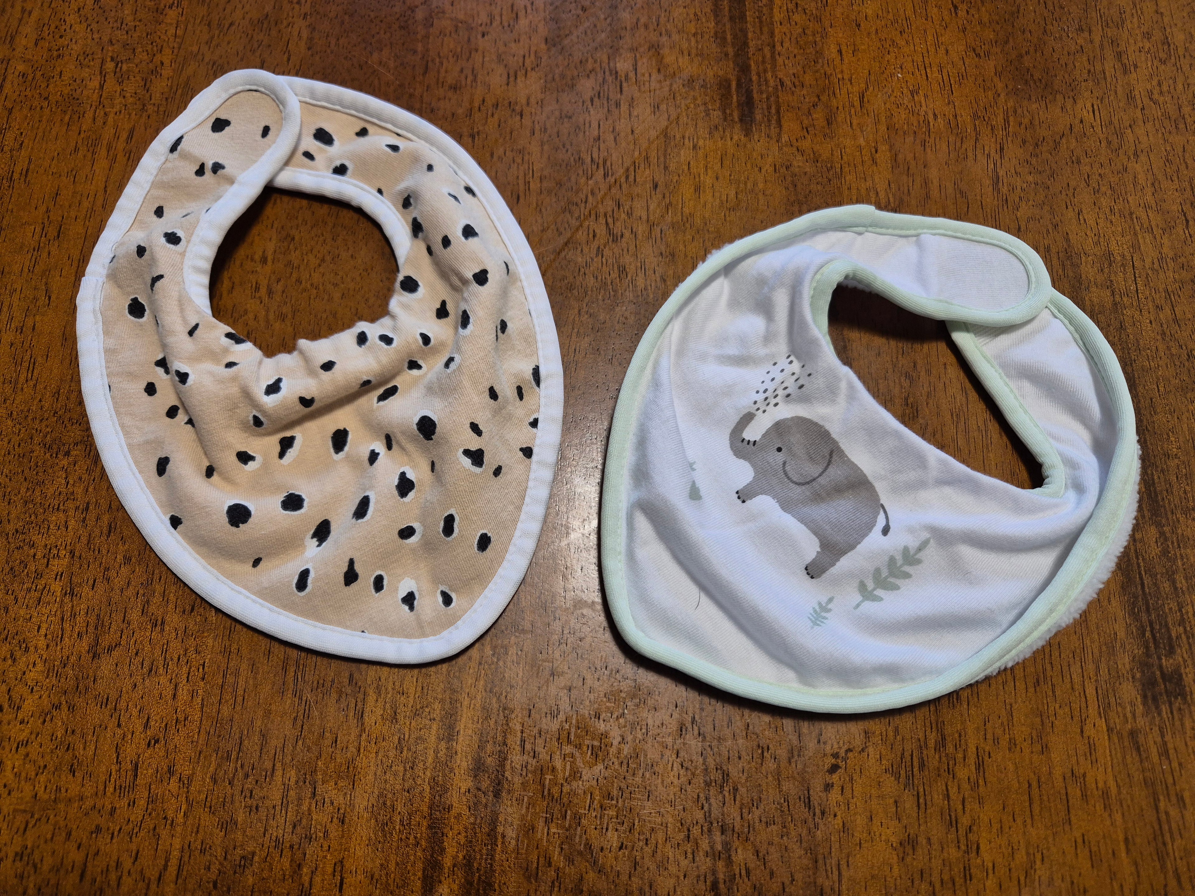 2 pack dribble bibs